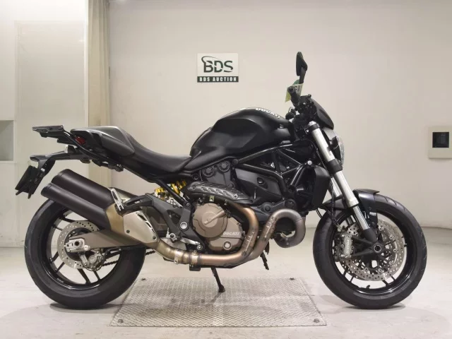 Ducati  MONSTER 821 лот № 5332 оценка 5  с аукциона в Японии