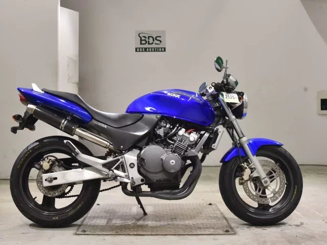 Honda HORNET250 лот № 2525 оценка 4  с аукциона в Японии