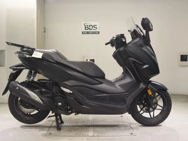 Honda FORZA -4 лот № 7511 оценка 5  с аукциона в Японии