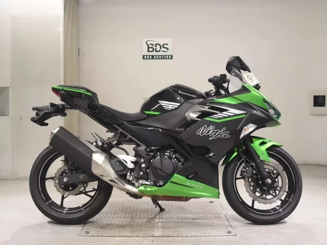 Kawasaki NINJA400-2 лот № 5251 оценка 6  с аукциона в Японии