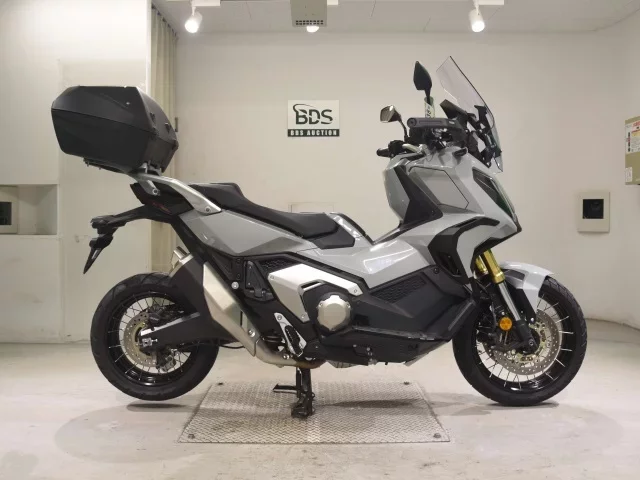 Honda X-ADV750-2 лот № 7738 оценка 5  с аукциона в Японии
