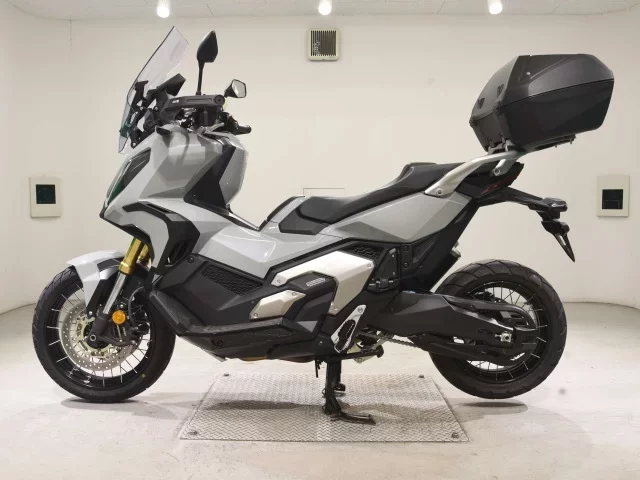 Honda X-ADV750-2