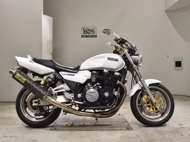 Yamaha XJR1200 лот № 2865 оценка 4  с аукциона в Японии