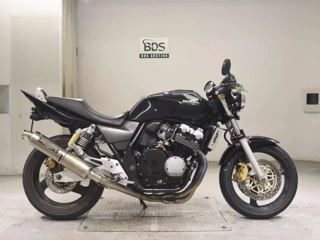 Honda CB400SFV-3 лот № 7523 оценка 4  с аукциона в Японии