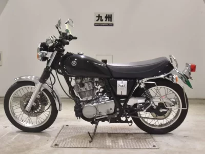 Yamaha SR400-5 лот № 2751 оценка 4  с аукциона в Японии 2