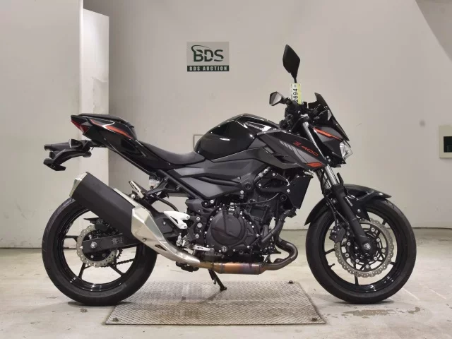 Kawasaki Z400-2 лот № 2694 оценка 5  с аукциона в Японии