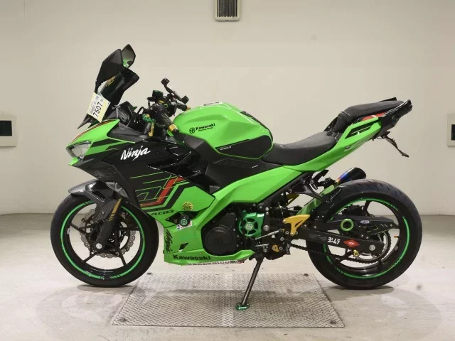 Kawasaki NINJA400-2
