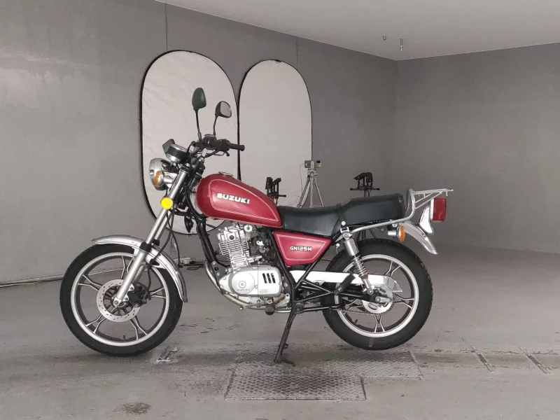 Suzuki GN125H