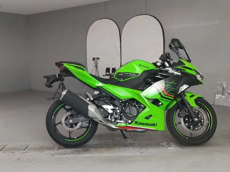 Kawasaki NINJA400 лот № 5172 оценка 4.5  с аукциона в Японии