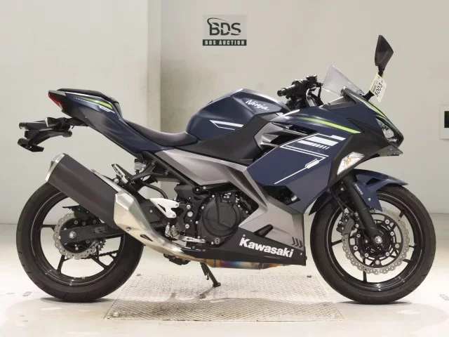 Kawasaki NINJA400-2 лот № 5003 оценка 5  с аукциона в Японии