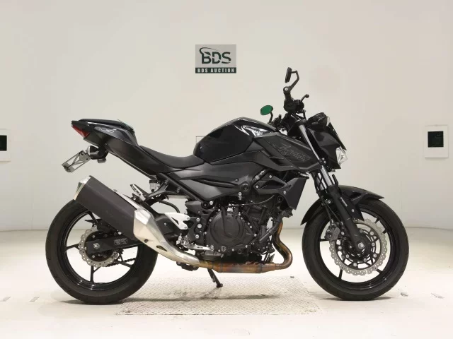 Kawasaki Z400-2 лот № 7682 оценка 5  с аукциона в Японии