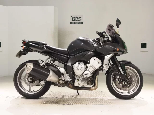 Yamaha FZ-1 FEATHER лот № 8018 оценка 4  с аукциона в Японии