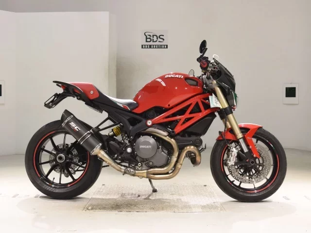Ducati  MONSTER 1100 EVO лот № 5109 оценка 5  с аукциона в Японии