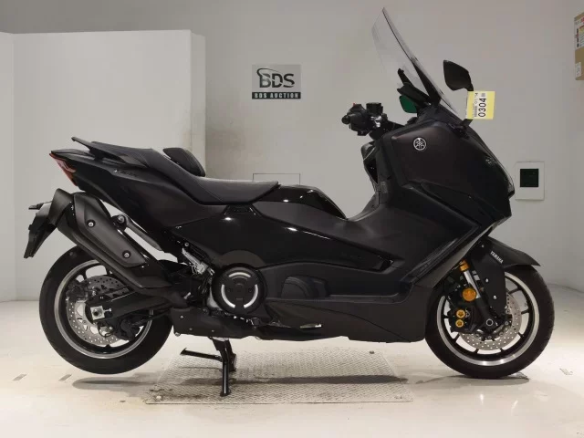 Yamaha T-MAX560T лот № 0304 оценка 8  с аукциона в Японии