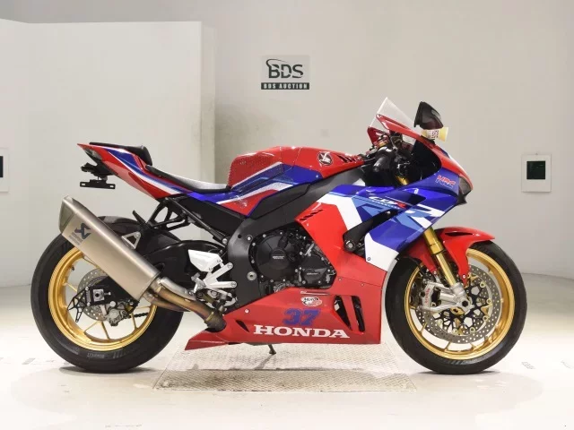Honda CBR1000RR-RSP лот № 5059 оценка 5  с аукциона в Японии