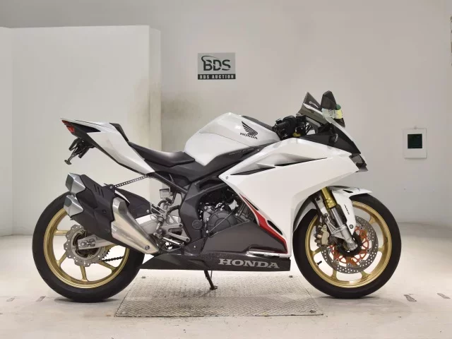 Honda CBR250RR-2A лот № 7831 оценка 4  с аукциона в Японии