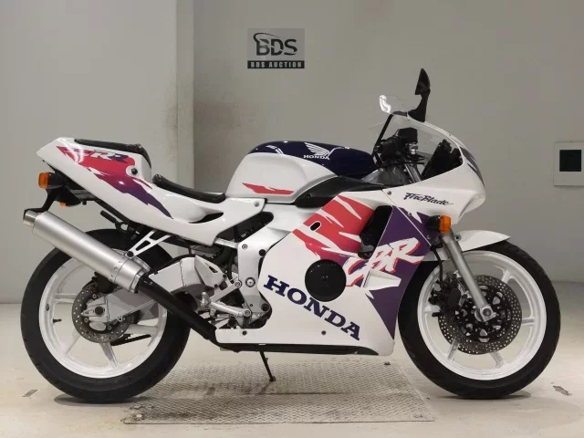 Honda CBR250RR лот № 0280 оценка 4  с аукциона в Японии