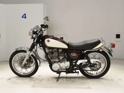 Yamaha SR400-3  с аукциона в Японии