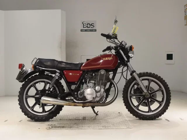 Yamaha SR500-1 лот № 0230 оценка 4  с аукциона в Японии
