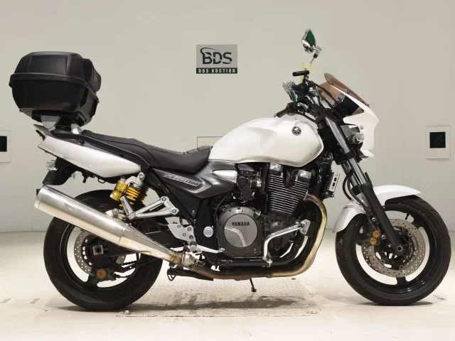 Yamaha XJR1300L лот № 5294 оценка 4  с аукциона в Японии
