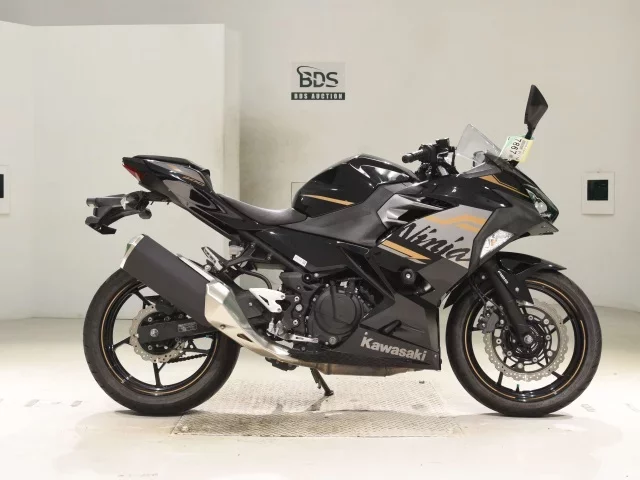 Kawasaki NINJA400-2 лот № 7867 оценка 5  с аукциона в Японии