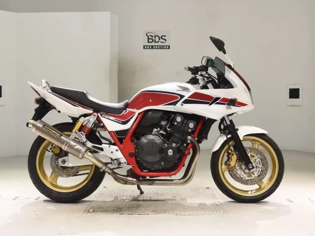 Honda CB400SFV-4 BOLDOR лот № 0370 оценка 5  с аукциона в Японии
