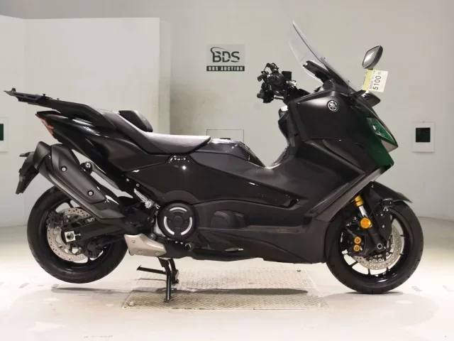 Yamaha T-MAX560T лот № 5100 оценка 5  с аукциона в Японии