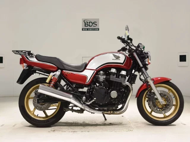 Honda CB750 лот № 7661 оценка 4  с аукциона в Японии