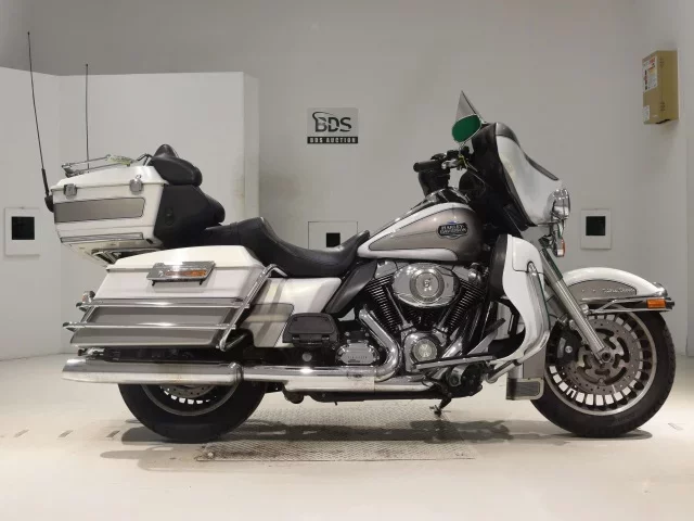 Harley-Davidson HARLEY FLHTCU1580 лот № 0535 оценка 4  с аукциона в Японии