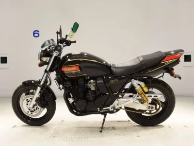 Yamaha XJR400R-2  с аукциона в Японии