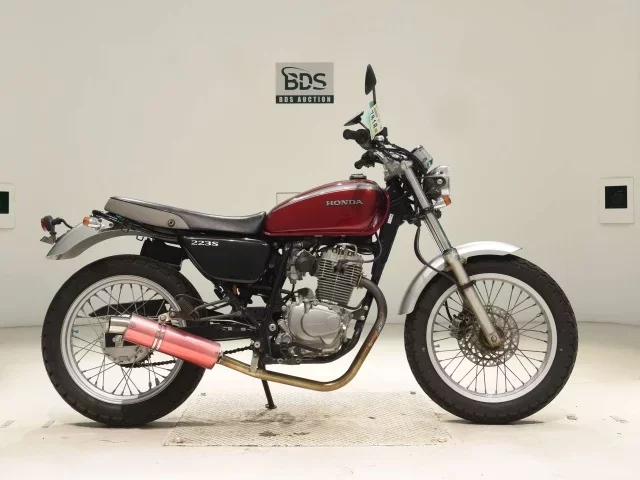 Honda CB223S лот № 7818 оценка 4  с аукциона в Японии