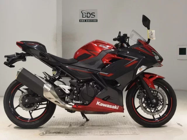 Kawasaki NINJA400-2 лот № 0143 оценка 5  с аукциона в Японии