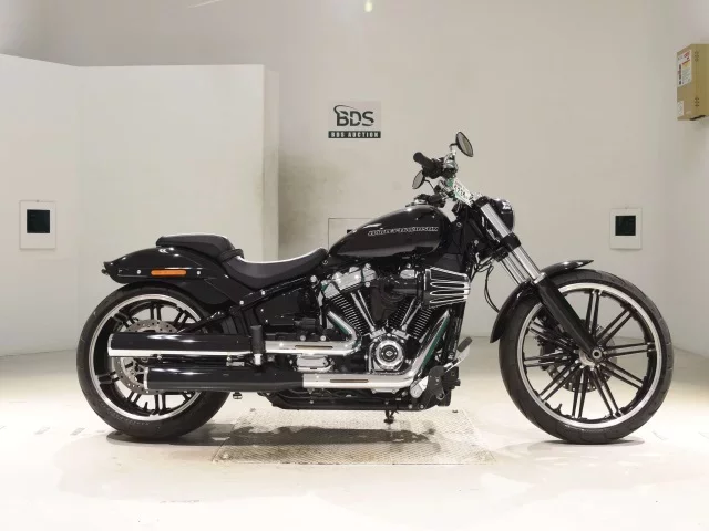 Harley-Davidson HARLEY FXBRS1870 лот № 5236 оценка 5  с аукциона в Японии