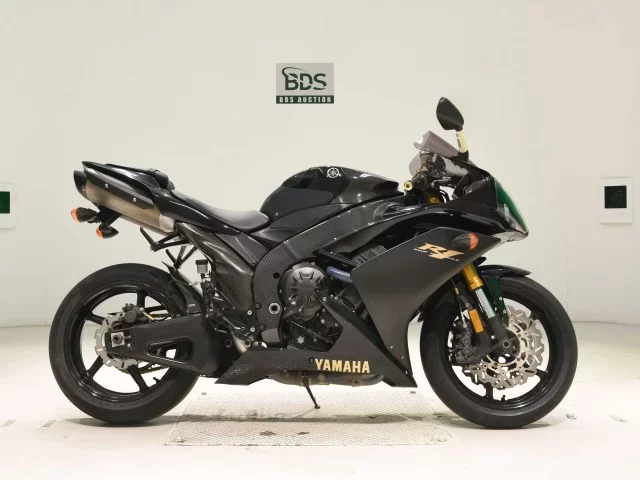 Yamaha YZF-R1 лот № 5352 оценка 4  с аукциона в Японии