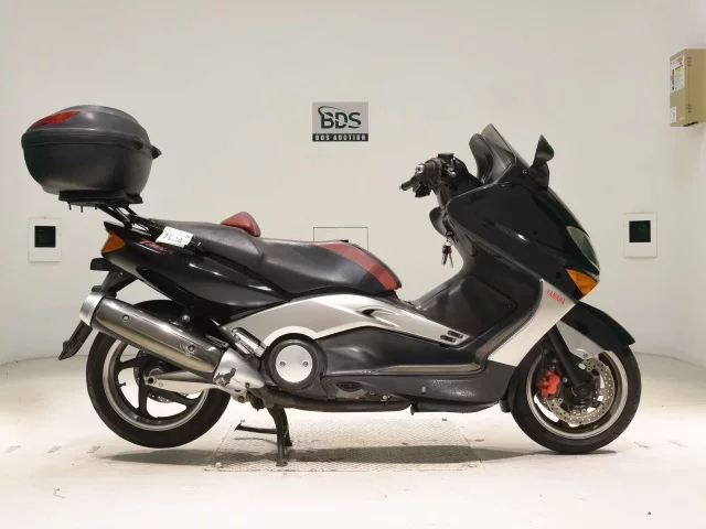 Yamaha T-MAX500 лот № 7904 оценка 4  с аукциона в Японии