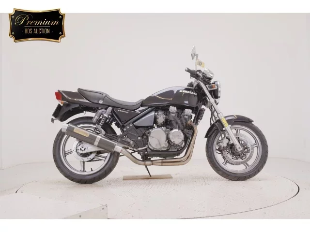 Kawasaki ZEPHYR400 лот № 0026 оценка 4  с аукциона в Японии