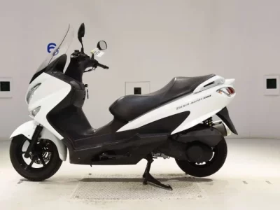 Suzuki BURGMAN200  с аукциона в Японии