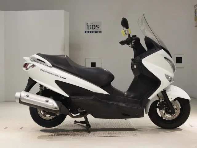 Suzuki BURGMAN200 лот № 0314 оценка 4  с аукциона в Японии