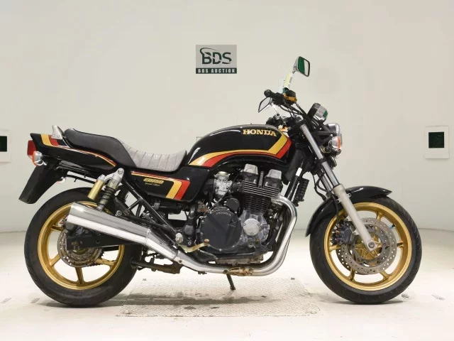 Honda CB750 лот № 7788 оценка 4  с аукциона в Японии