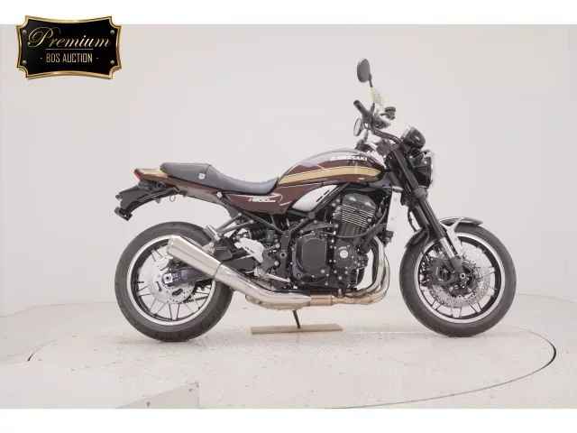 Kawasaki Z900RS лот № 2538 оценка 8  с аукциона в Японии
