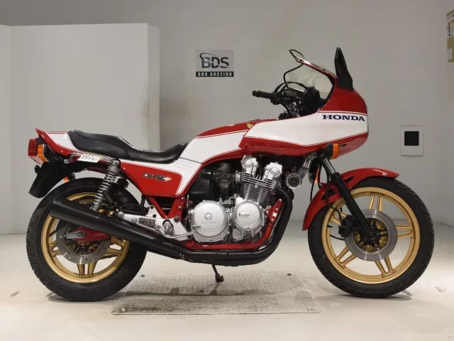 Honda CB750 лот № 0273 оценка 4  с аукциона в Японии