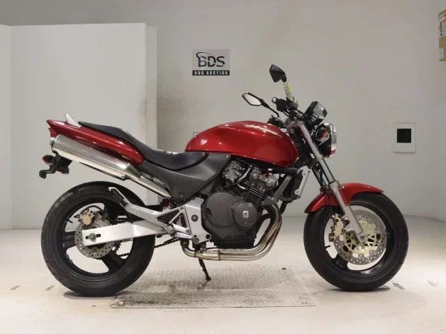 Honda HORNET250 лот № 0352 оценка 4  с аукциона в Японии