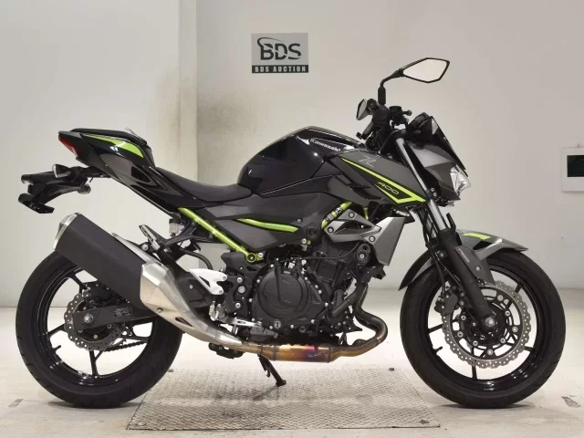 Kawasaki Z400-2 лот № 2689 оценка 5  с аукциона в Японии