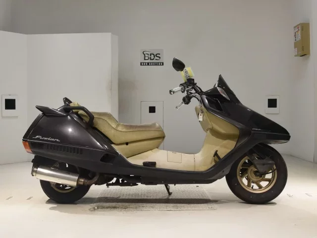 Honda FUSION лот № 2738 оценка 4  с аукциона в Японии