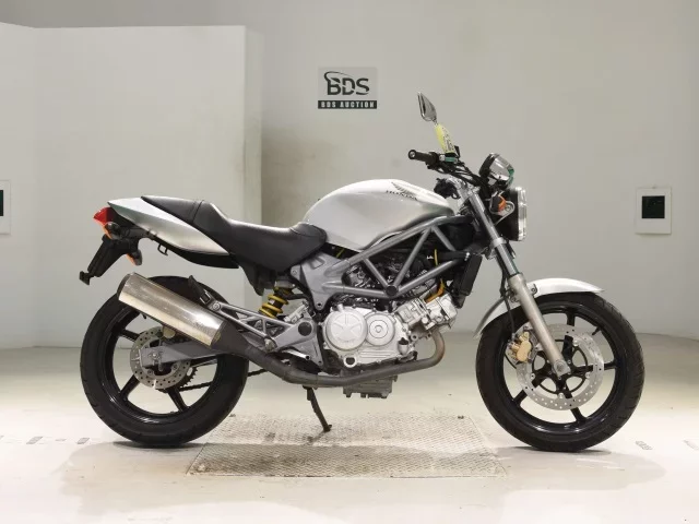Honda VTR250 лот № 3013 оценка 4  с аукциона в Японии