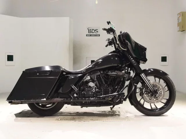 Harley-Davidson HARLEY FLHX1580 лот № 5174 оценка 4  с аукциона в Японии
