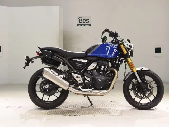 Triumph  SPEED 400 лот № 5215 оценка 6  с аукциона в Японии