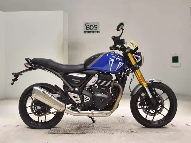 Triumph  SPEED 400 лот № 5208 оценка 5  с аукциона в Японии