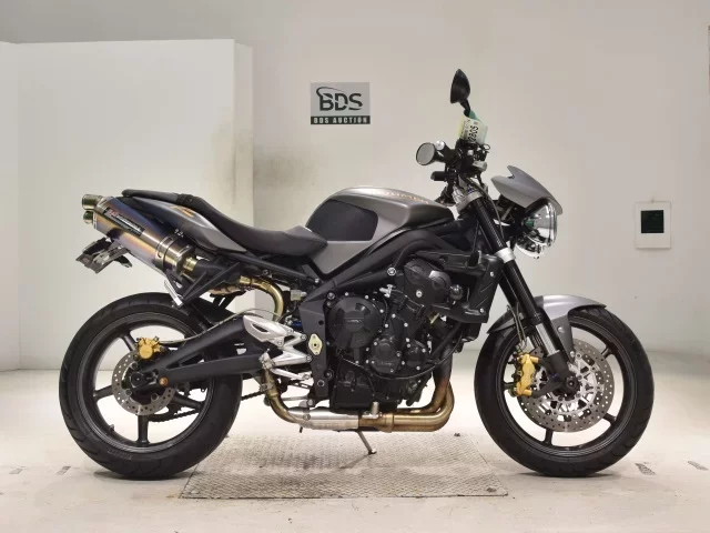 Triumph  STREET TRIPLE R лот № 2805 оценка 4  с аукциона в Японии