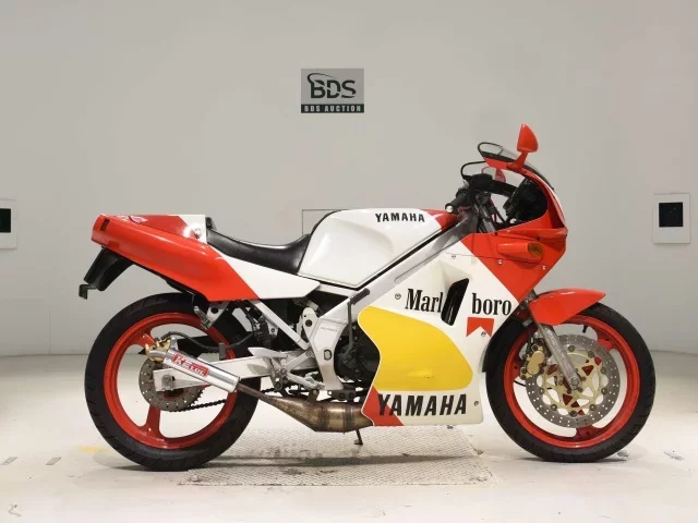 Yamaha TZR250-1 лот № 7720 оценка 4  с аукциона в Японии